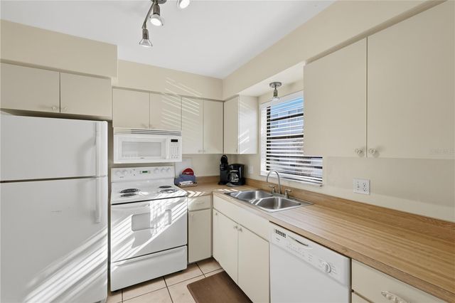 117 NEPTUNE LANE, Holmes Beach, FL 34217