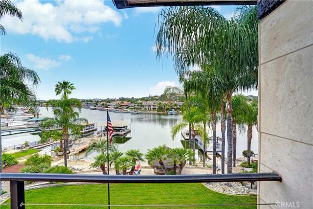 30405 Golden Gate, Canyon Lake, CA 92587