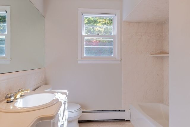 346 Chestnut St, Franklin, MA 02038