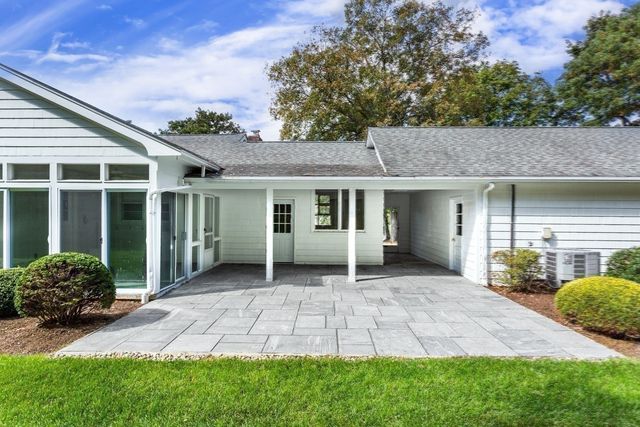 346 Chestnut St, Franklin, MA 02038