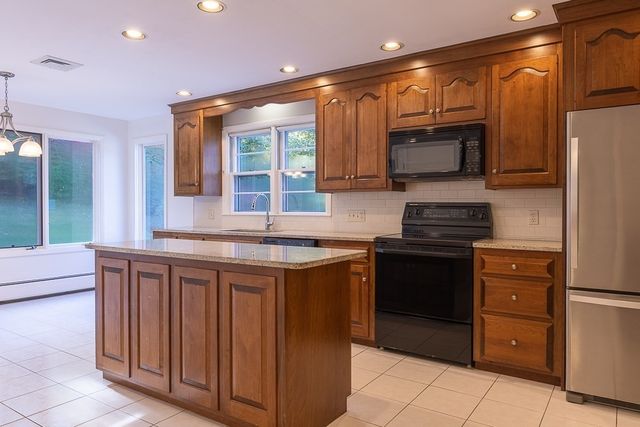 346 Chestnut St, Franklin, MA 02038