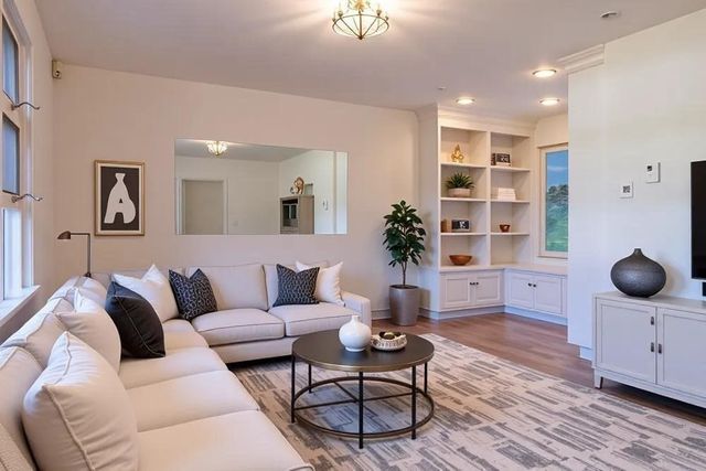 346 Chestnut St, Franklin, MA 02038