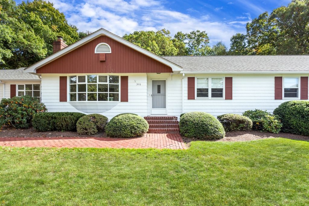 346 Chestnut St, Franklin, MA 02038