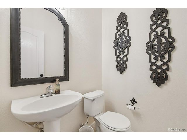 9528 Cedarhurst Ln B, Highlands Ranch, CO 80129