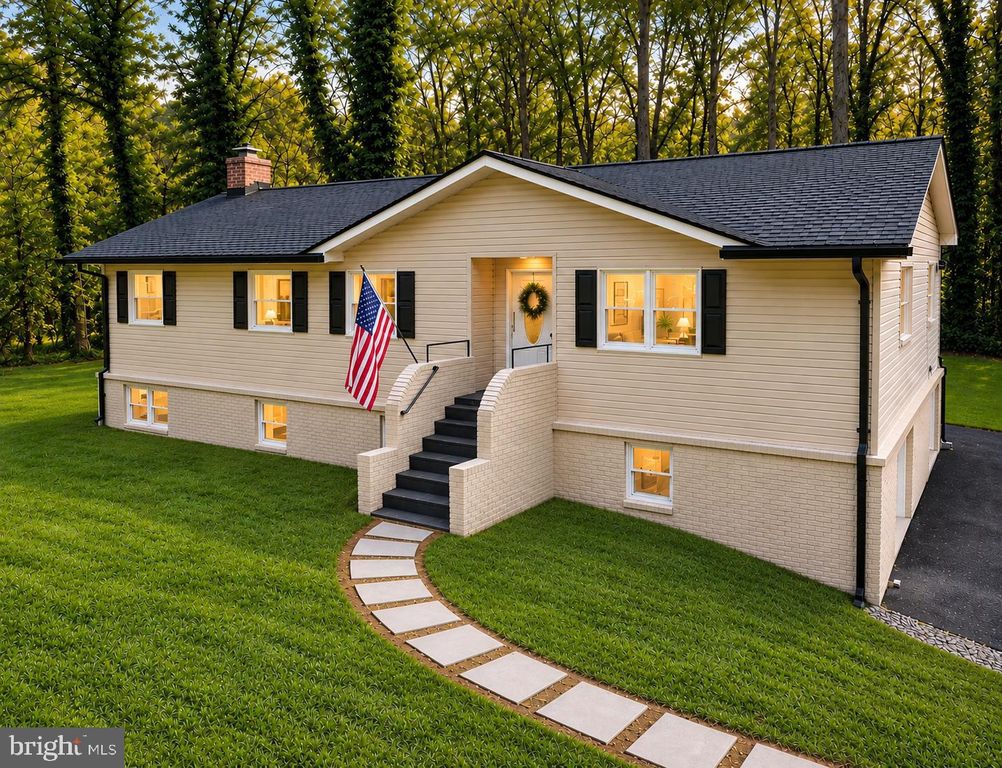8093 MEETZE RD, Warrenton, VA 20187
