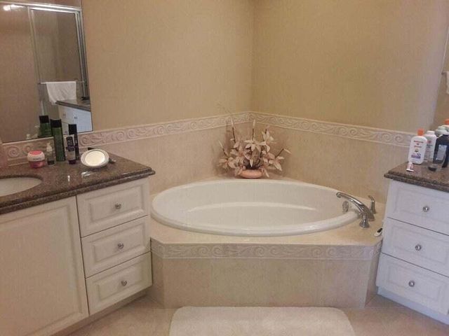 4 Harbour Isle Drive E Ph-4, Fort Pierce, FL 34949