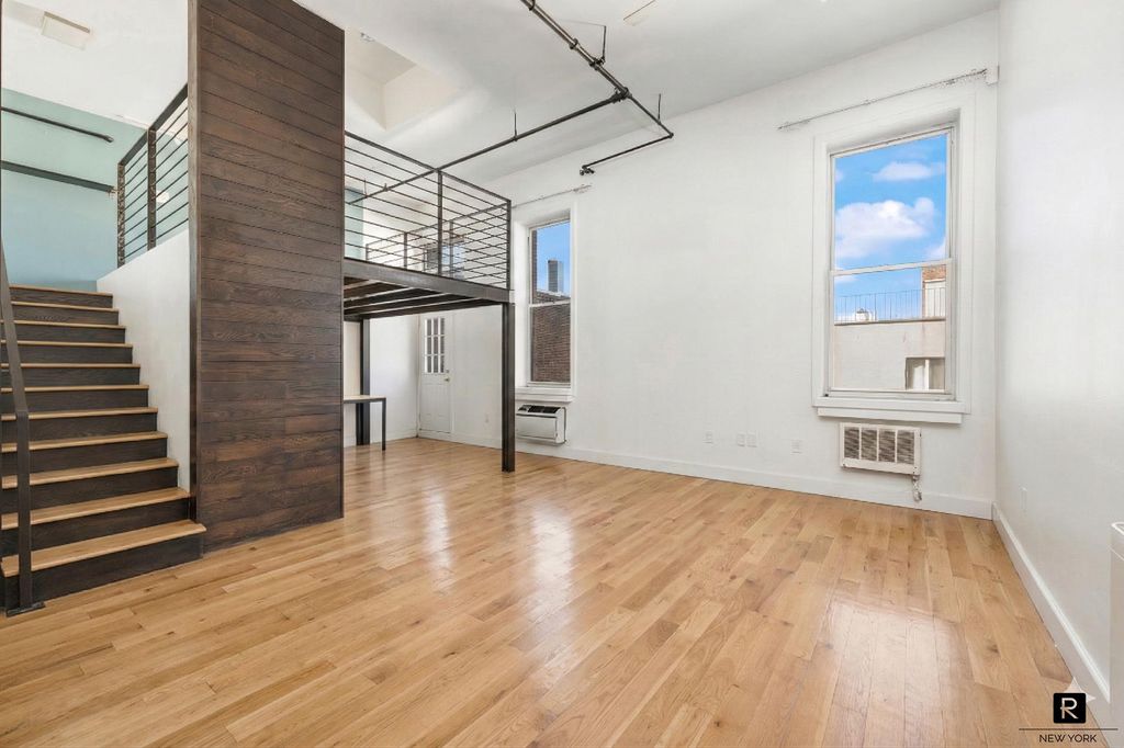 50 Bridge St Apt 506, New York City, NY 11201