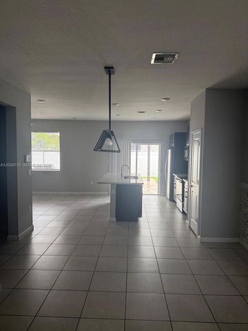 834 SE 16th Court, Homestead, FL 33034