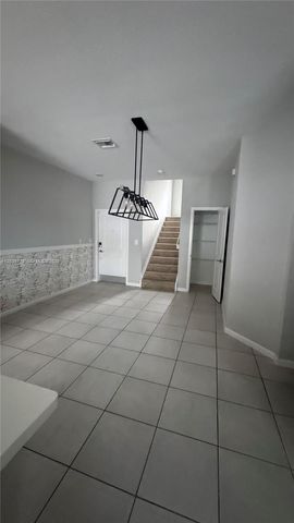 834 SE 16th Court, Homestead, FL 33034