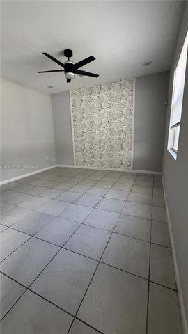 834 SE 16th Court, Homestead, FL 33034