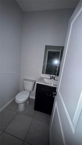 834 SE 16th Court, Homestead, FL 33034