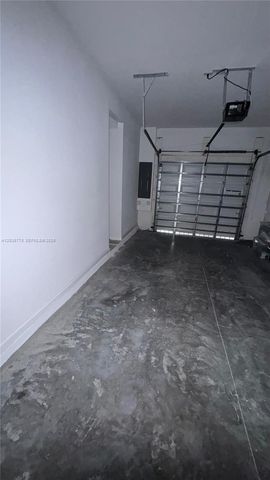 834 SE 16th Court, Homestead, FL 33034