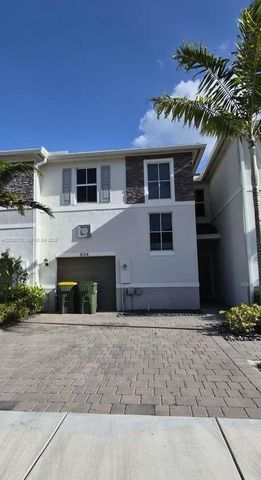 834 SE 16th Court, Homestead, FL 33034