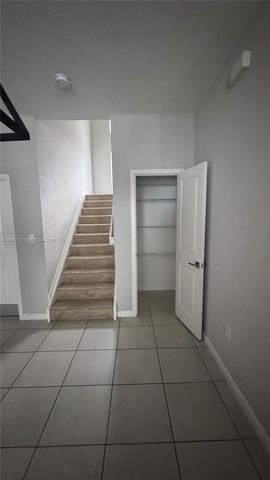 834 SE 16th Court, Homestead, FL 33034