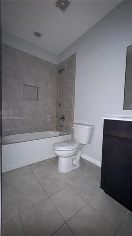 834 SE 16th Court, Homestead, FL 33034