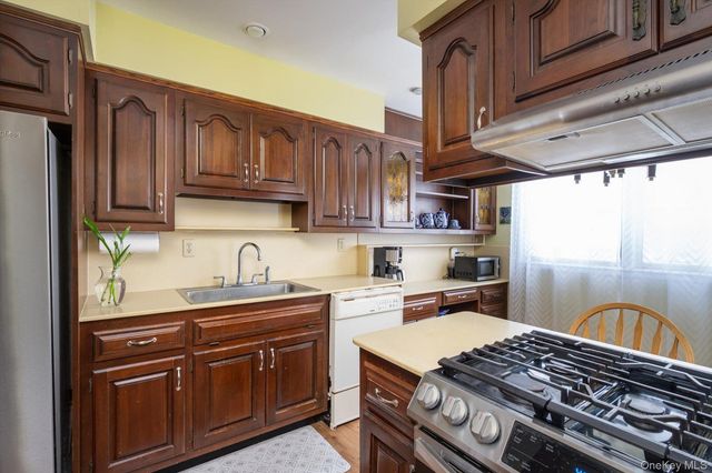 49 Laurel Street, Northport, NY 11768