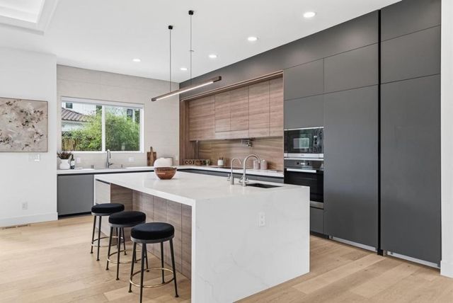 395 Martens Avenue, Mountain View, CA 94040