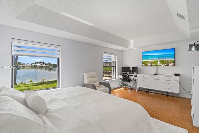 451 NW 194th Ave, Pembroke Pines, FL 33029