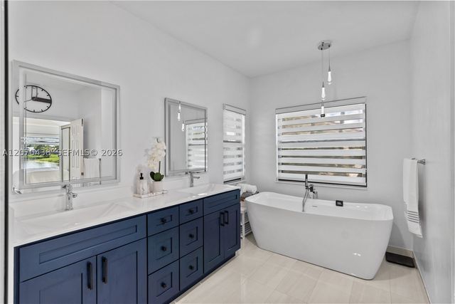 451 NW 194th Ave, Pembroke Pines, FL 33029