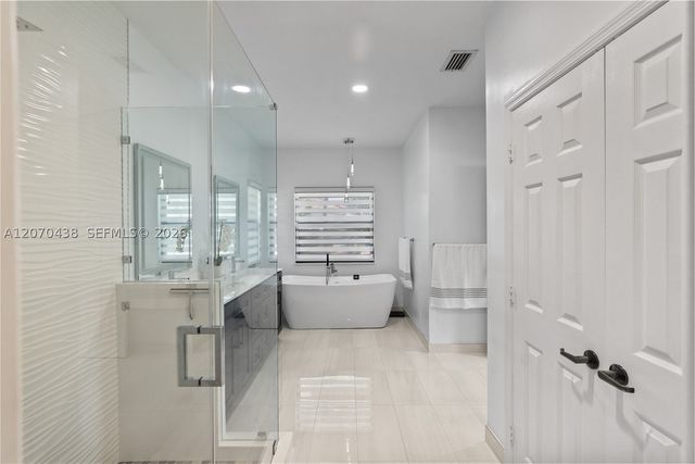 451 NW 194th Ave, Pembroke Pines, FL 33029