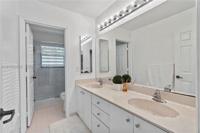 451 NW 194th Ave, Pembroke Pines, FL 33029