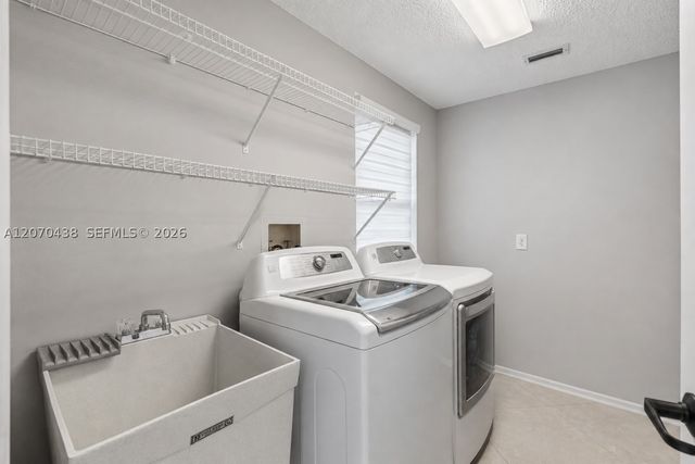 451 NW 194th Ave, Pembroke Pines, FL 33029