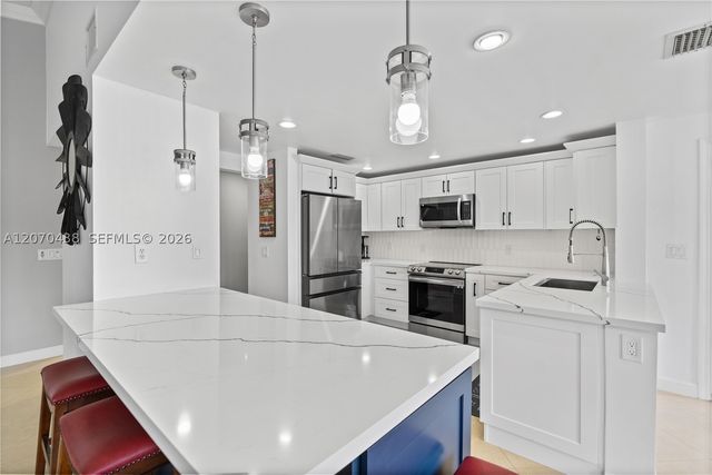 451 NW 194th Ave, Pembroke Pines, FL 33029