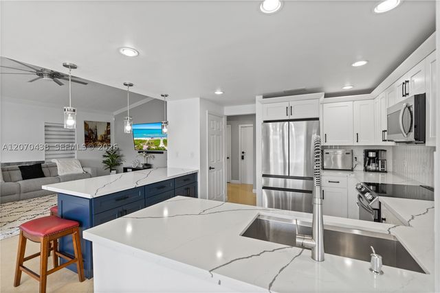 451 NW 194th Ave, Pembroke Pines, FL 33029