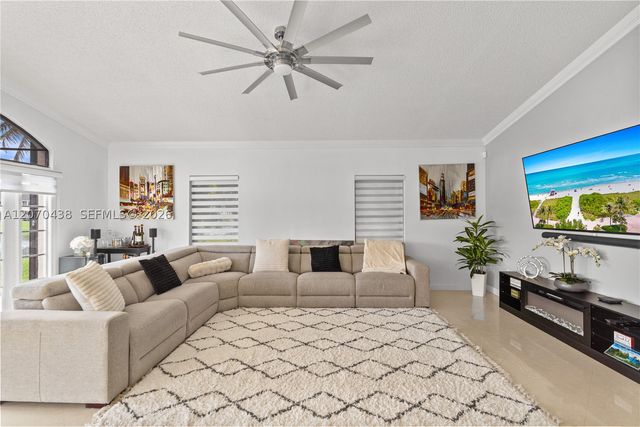 451 NW 194th Ave, Pembroke Pines, FL 33029