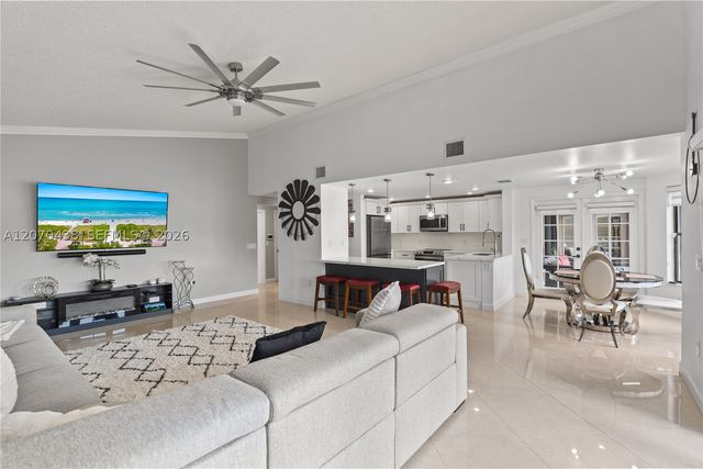 451 NW 194th Ave, Pembroke Pines, FL 33029