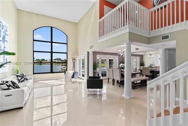 451 NW 194th Ave, Pembroke Pines, FL 33029