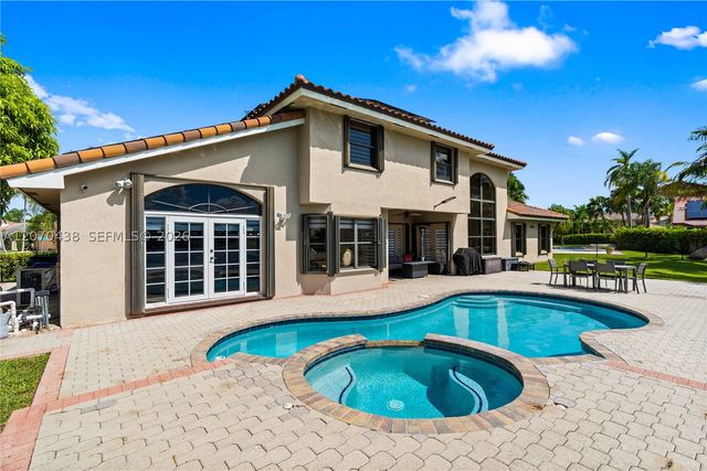 451 NW 194th Ave, Pembroke Pines, FL 33029