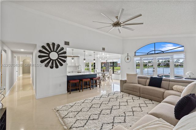 451 NW 194th Ave, Pembroke Pines, FL 33029