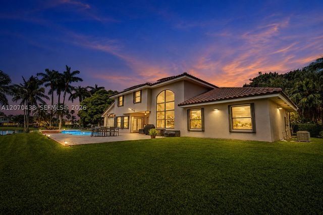 451 NW 194th Ave, Pembroke Pines, FL 33029