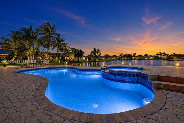 451 NW 194th Ave, Pembroke Pines, FL 33029