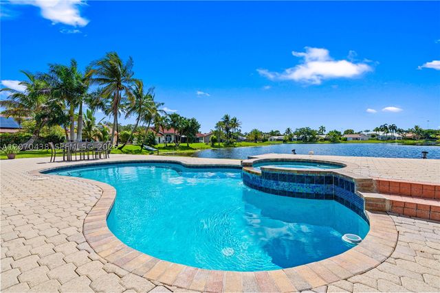 451 NW 194th Ave, Pembroke Pines, FL 33029