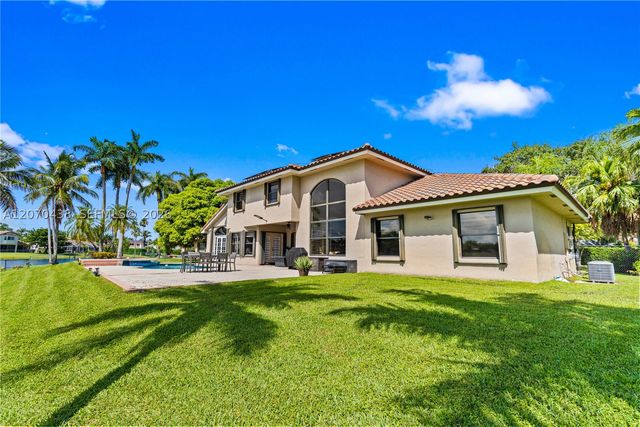 451 NW 194th Ave, Pembroke Pines, FL 33029
