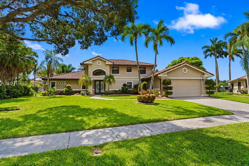 451 NW 194th Ave, Pembroke Pines, FL 33029