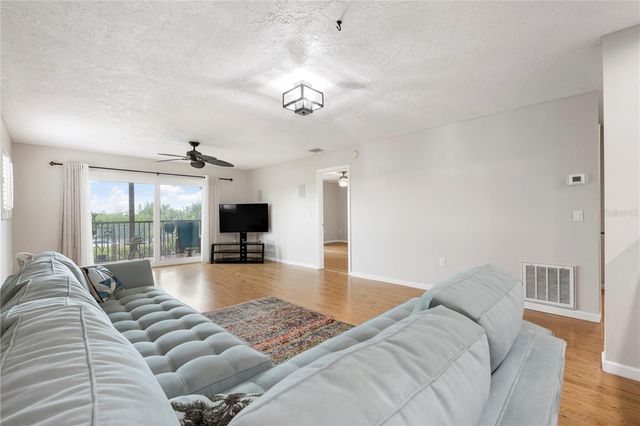 515 LEFFINGWELL AVENUE 112, Ellenton, FL 34222