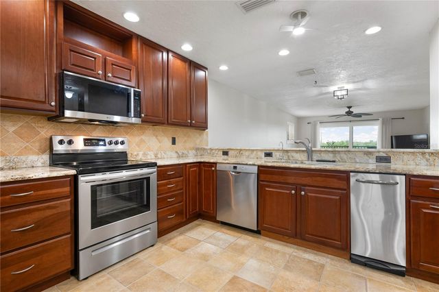 515 LEFFINGWELL AVENUE 112, Ellenton, FL 34222