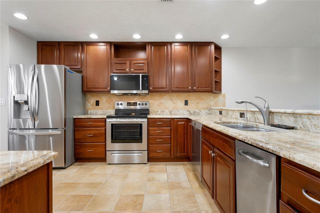 515 LEFFINGWELL AVENUE 112, Ellenton, FL 34222