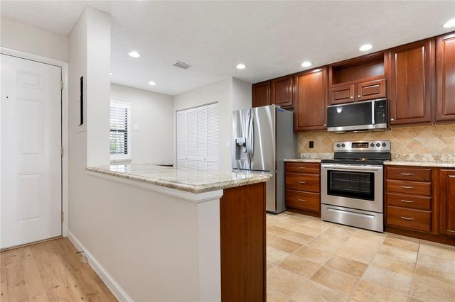 515 LEFFINGWELL AVENUE 112, Ellenton, FL 34222