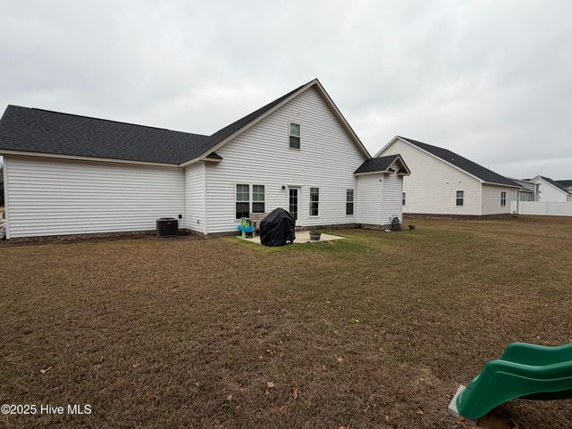 3323 School View Drive, Farmville, NC 27828