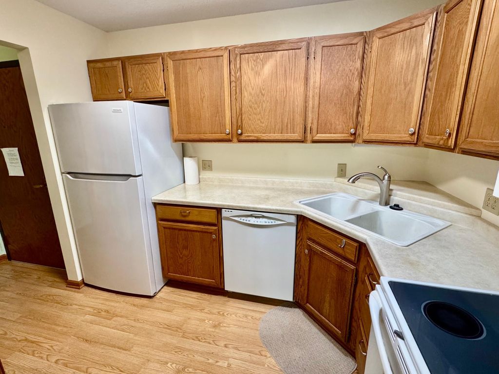 1000 Cannon Valley Drive E 123, Northfield, MN 55057 — photo 3