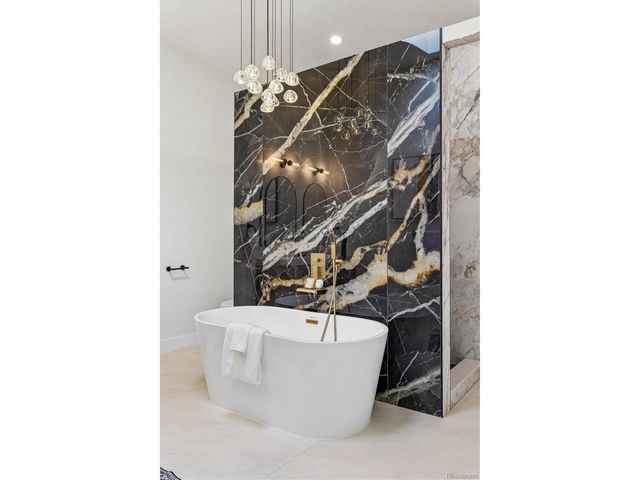 2260 Leyden St, Denver, CO 80207