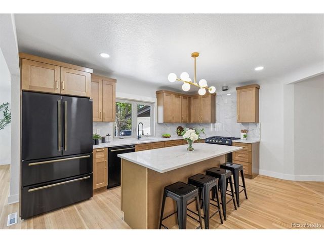 2260 Leyden St, Denver, CO 80207