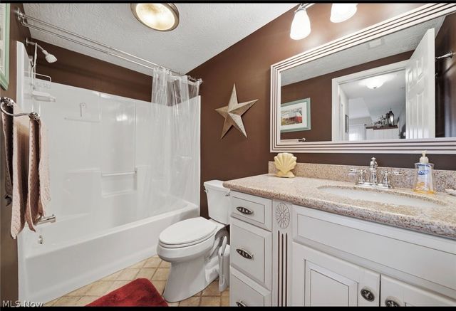 5237 Lake Road W 1107, Ashtabula, OH 44004