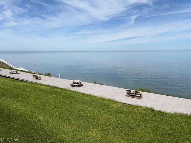 5237 Lake Road W 1107, Ashtabula, OH 44004