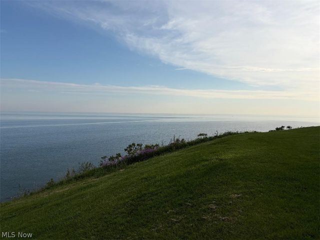 5237 Lake Road W 1107, Ashtabula, OH 44004