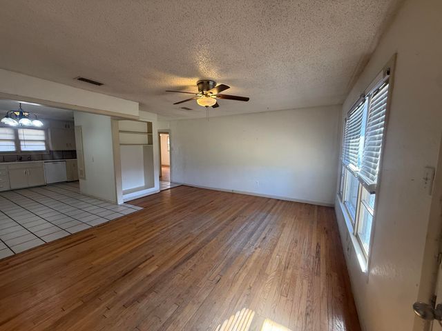 4913 40th Street, Lubbock, TX 79414